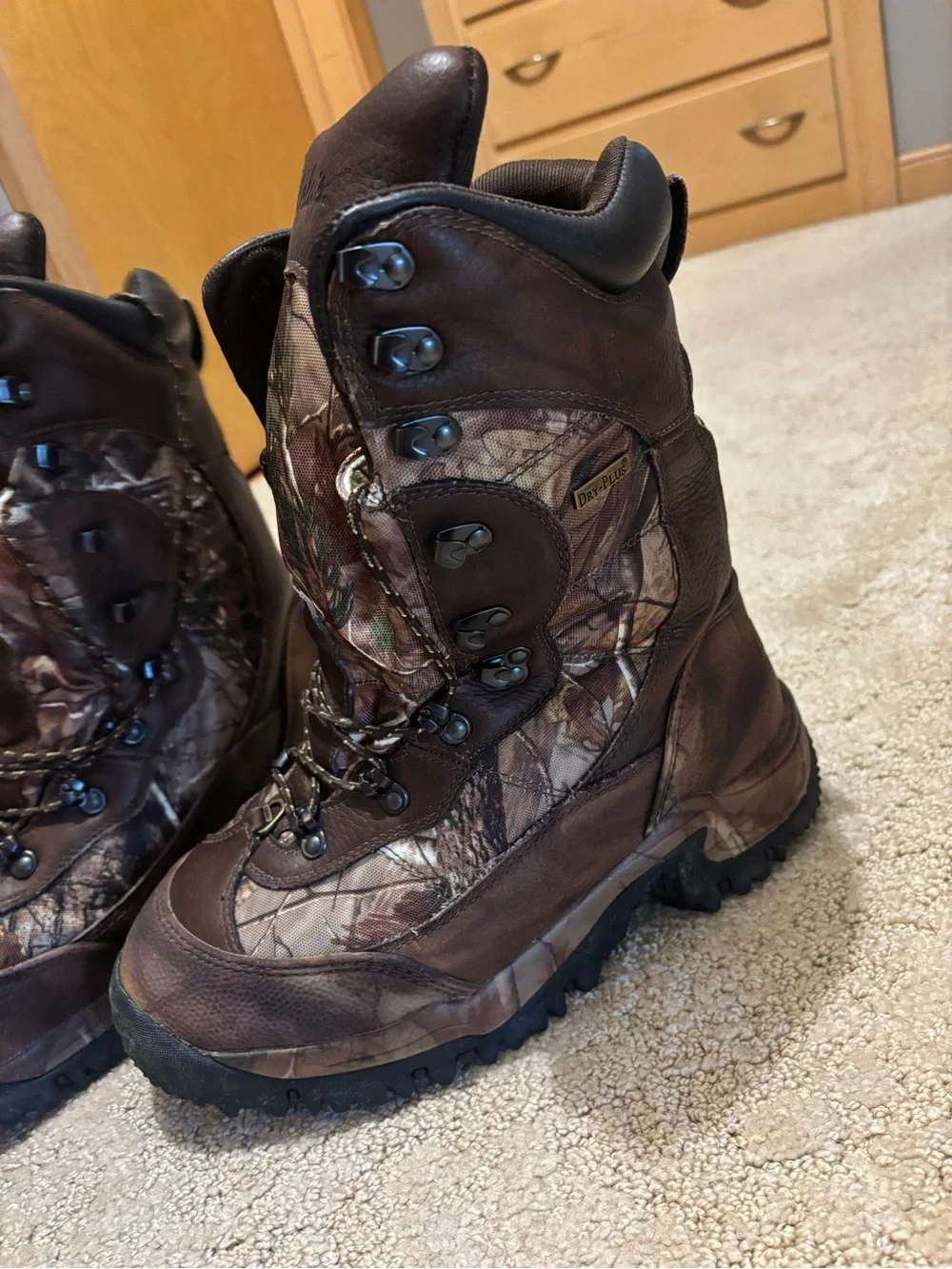 Cabelas rugged hunting
